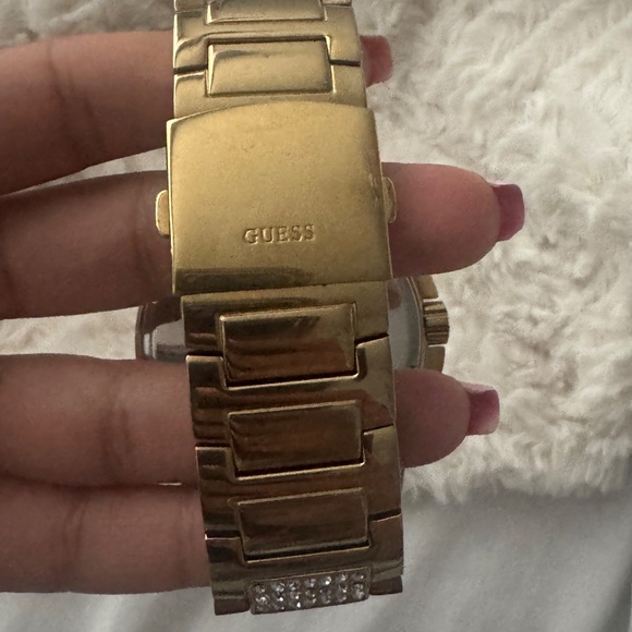 Men’s guess watch - Picture 3 of 3